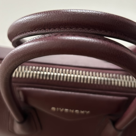 🌼SOLD🌼 Givenchy Small Antigona - Picture 4 of 8